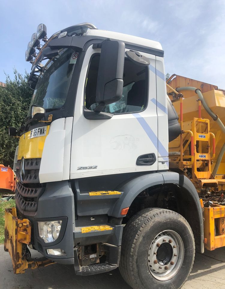 除雪车 Mercedes-Benz Arocs 2633 6x4 piaskarka solarka pług：图7
