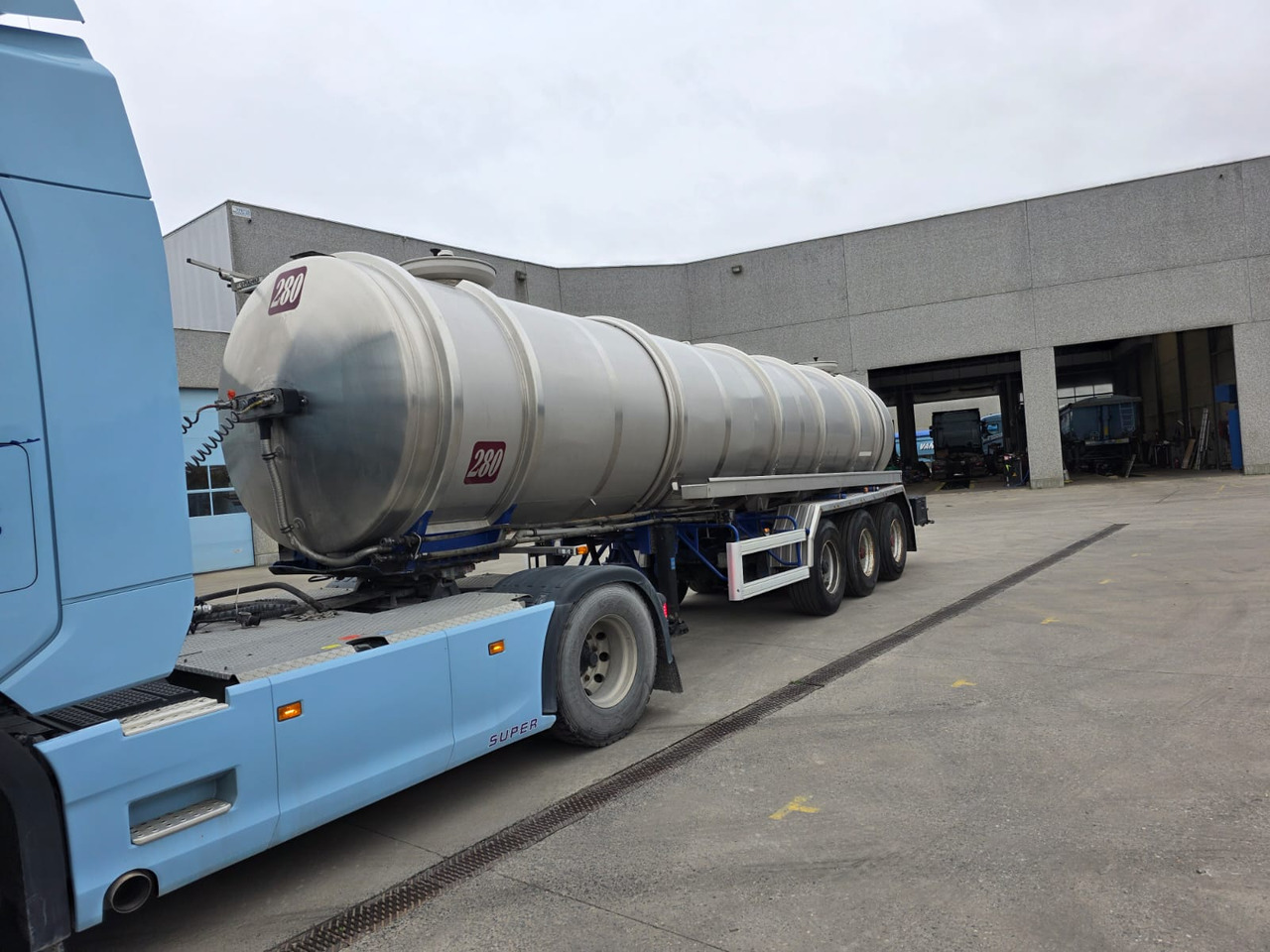 MAGYAR  - 液罐半拖车:图1 MAGYAR  - 液罐半拖车:图1