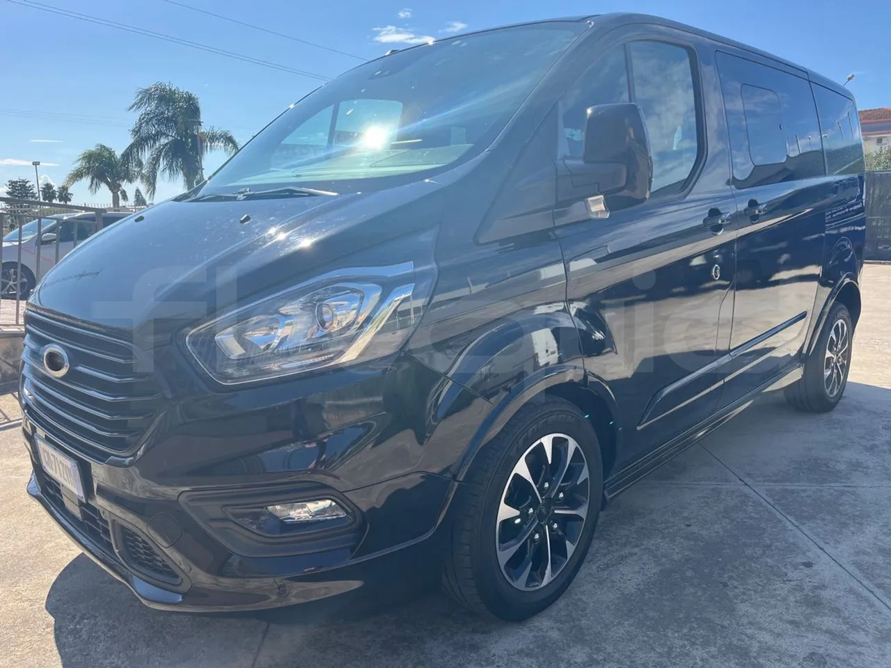 Ford Tourneo Custom - 小型巴士, 小型客车:图4 Ford Tourneo Custom - 小型巴士, 小型客车:图4