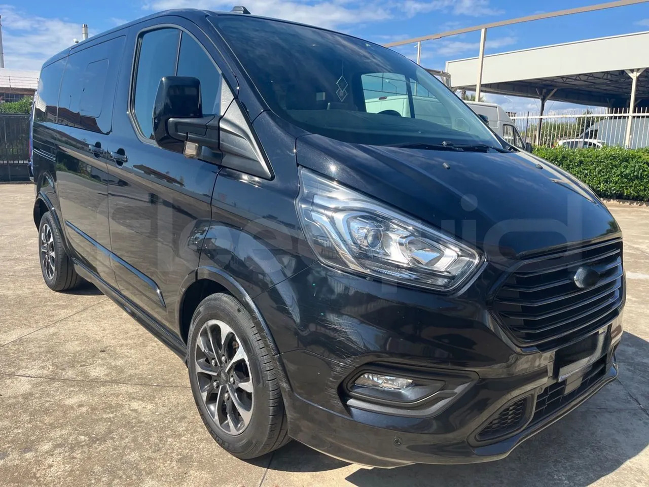 Ford Tourneo Custom - 小型巴士, 小型客车:图1 Ford Tourneo Custom - 小型巴士, 小型客车:图1