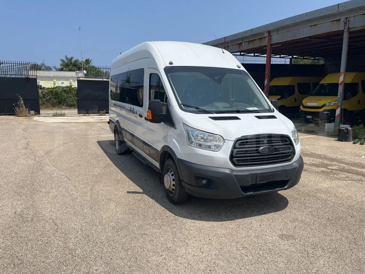 Ford Transit - 小型巴士, 小型客车:图1 Ford Transit - 小型巴士, 小型客车:图1