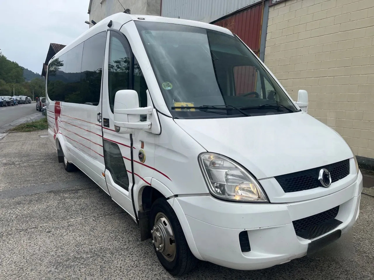 Iveco A50C17 - 小型巴士, 小型客车:图1 Iveco A50C17 - 小型巴士, 小型客车:图1