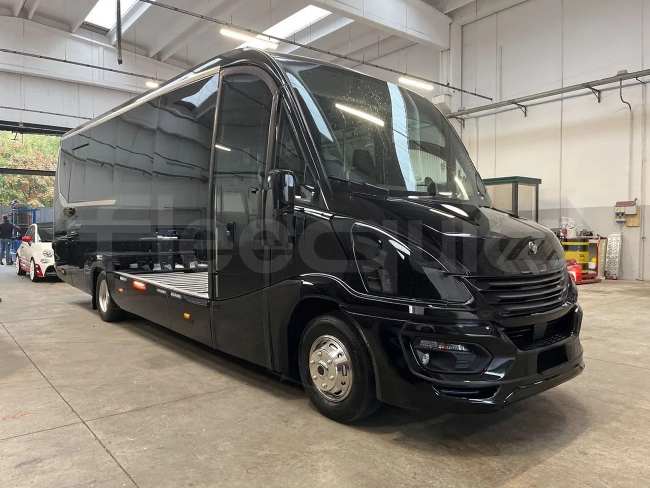 Iveco Daily - 长途客车:图1 Iveco Daily - 长途客车:图1