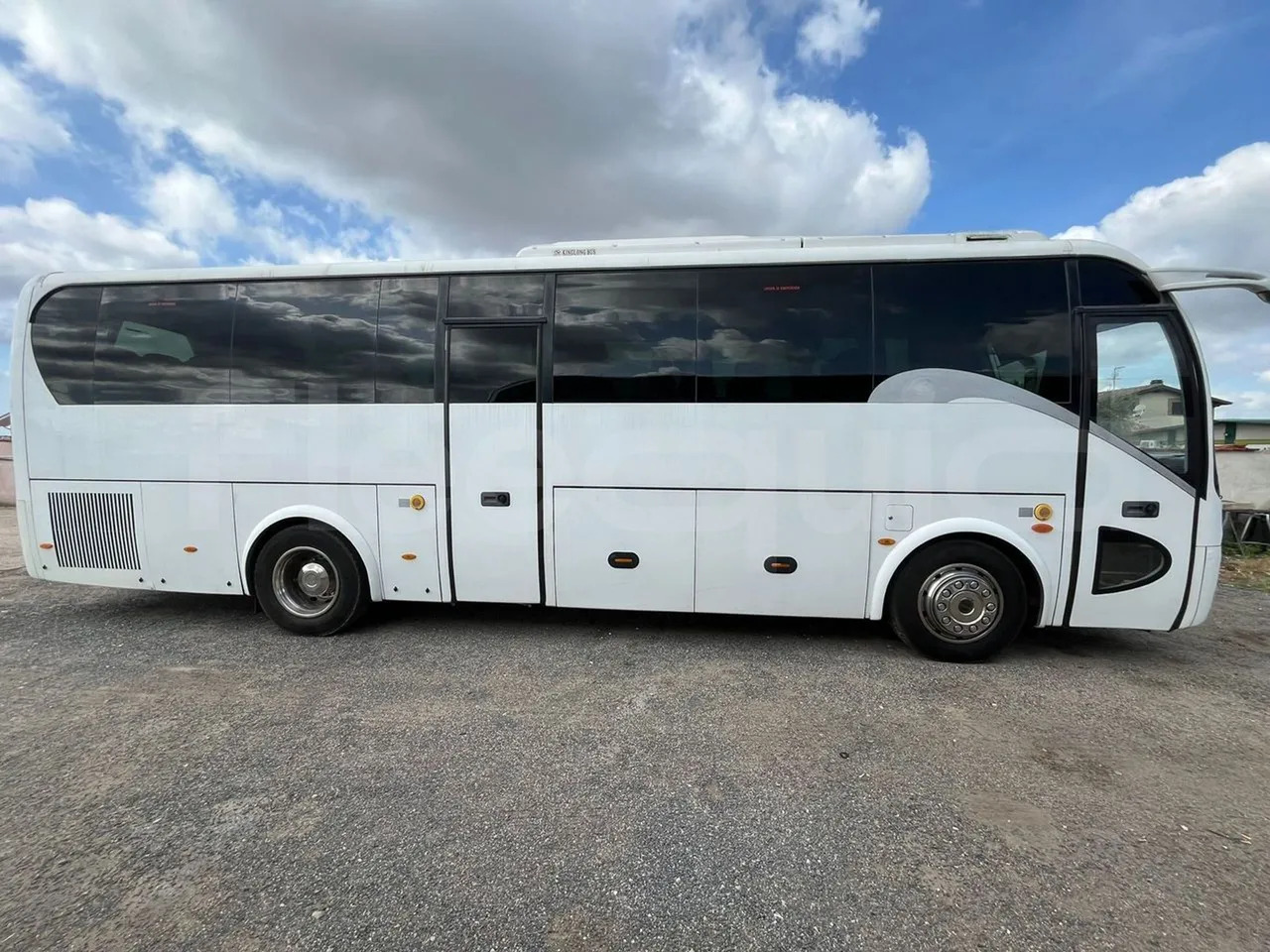 King Long XMQ6996 - 长途客车:图3 King Long XMQ6996 - 长途客车:图3