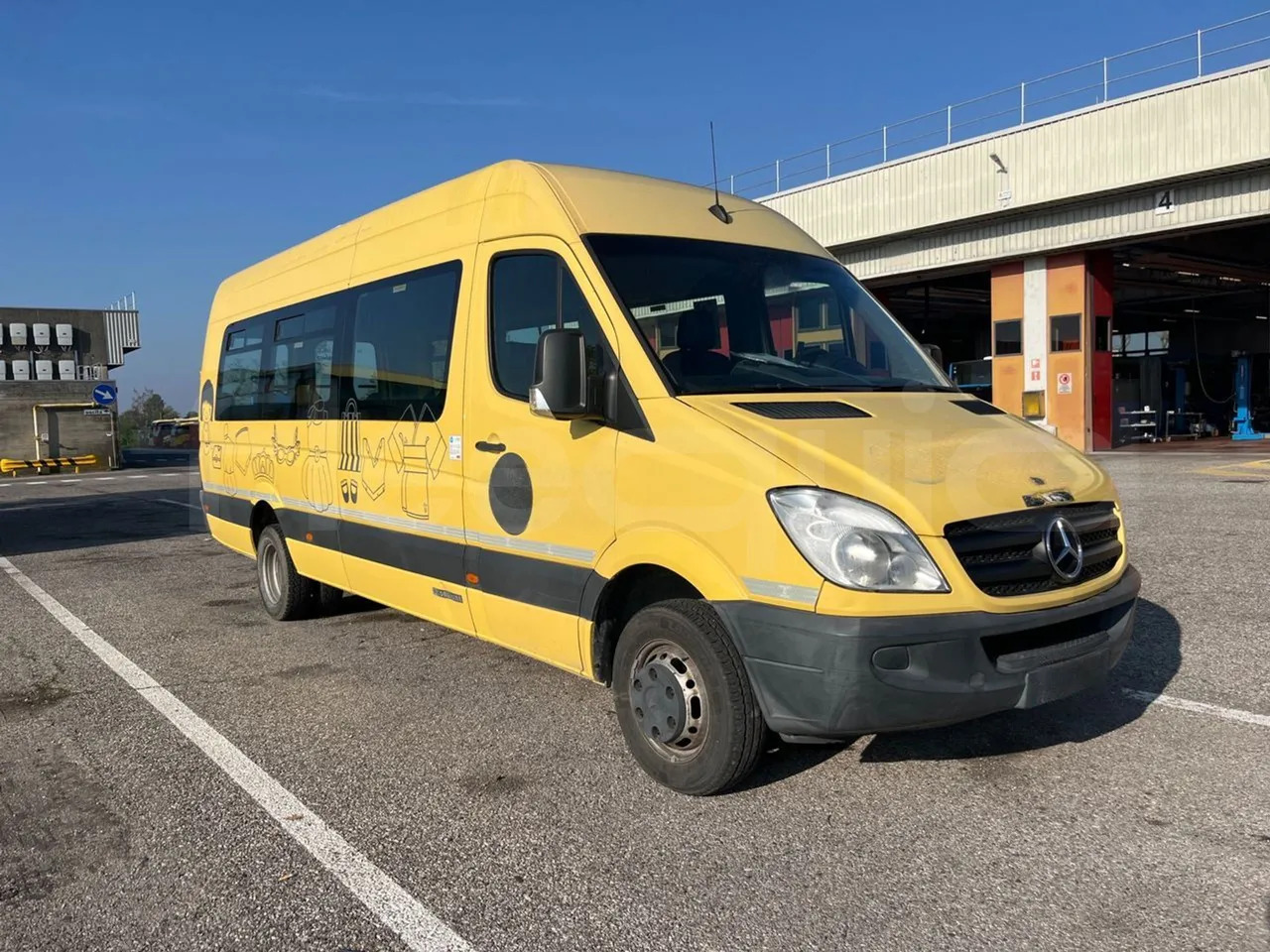 Mercedes-Benz Sprinter - 校車:图1 Mercedes-Benz Sprinter - 校車:图1