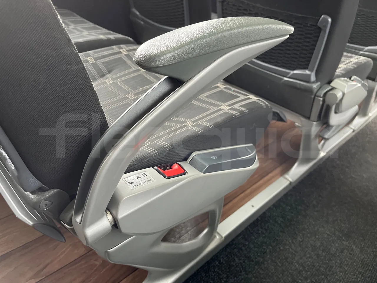 长途客车 Mercedes-Benz Tourismo：图40