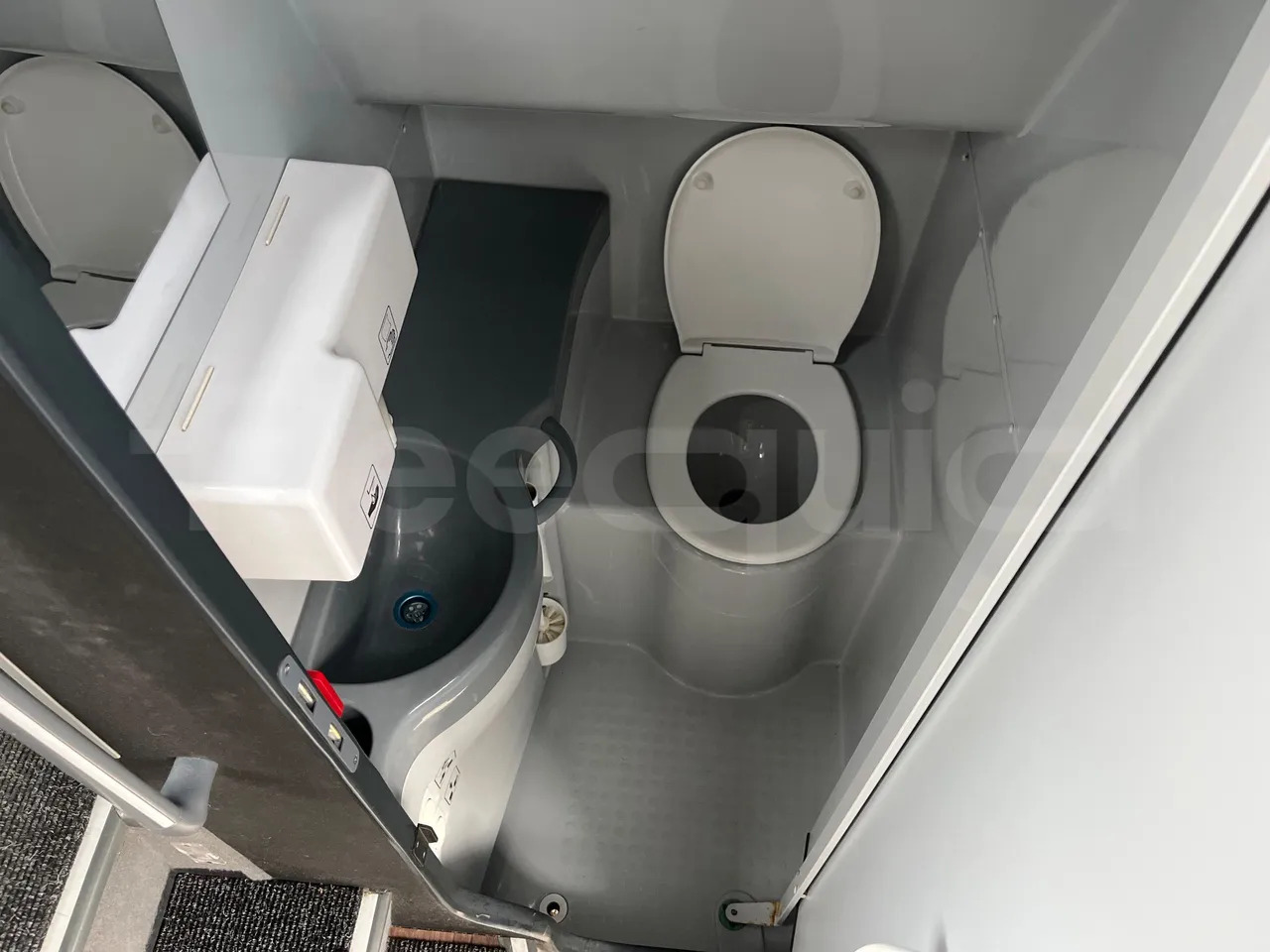 长途客车 Mercedes-Benz Tourismo：图45