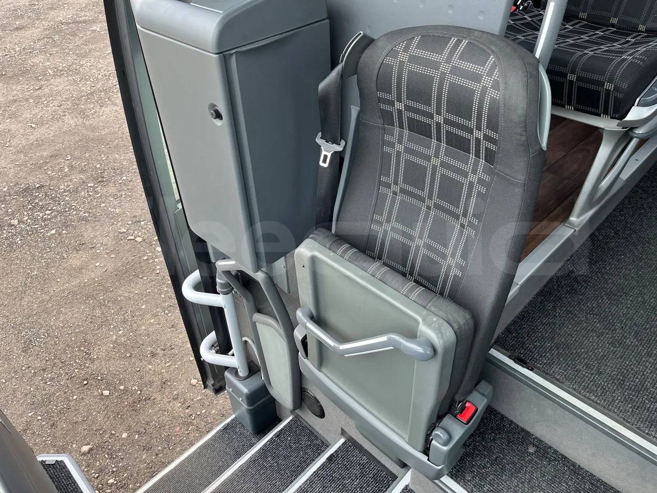 长途客车 Mercedes-Benz Tourismo：图23