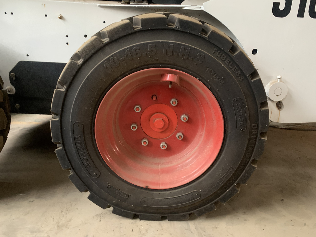 BOBCAT S185 - 滑移装载机:图3 BOBCAT S185 - 滑移装载机:图3