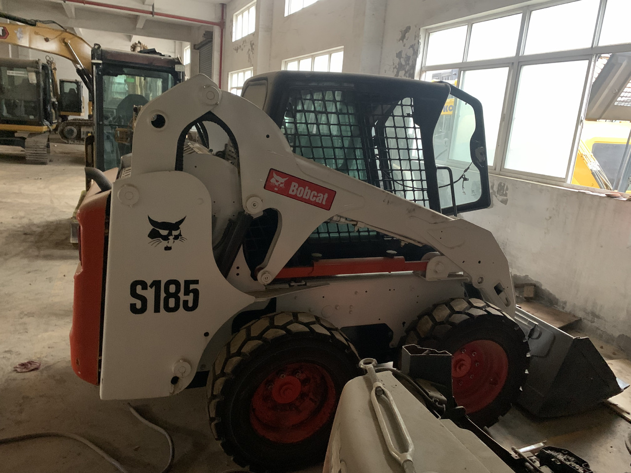 BOBCAT S185 - 滑移装载机:图5 BOBCAT S185 - 滑移装载机:图5