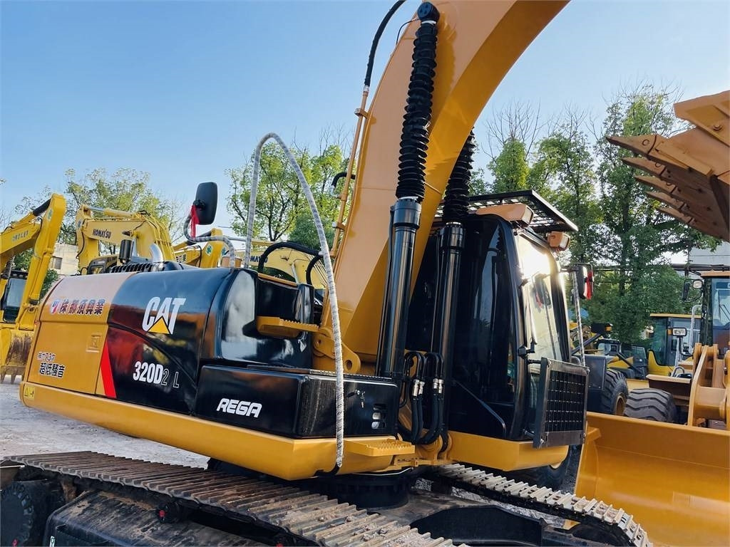 CAT 320D2L  - 履带式挖掘机:图1 CAT 320D2L  - 履带式挖掘机:图1