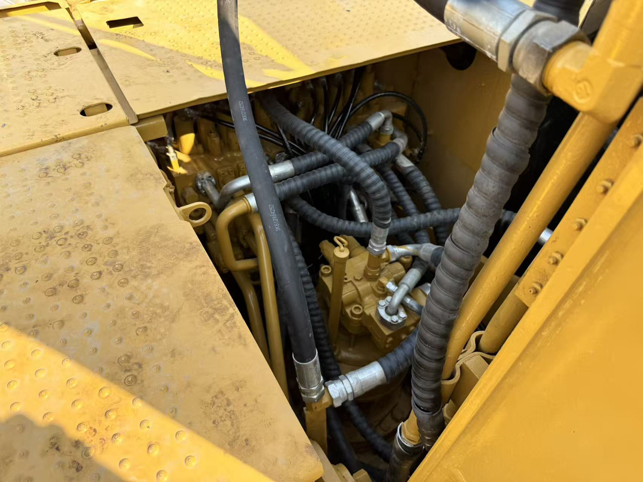 Caterpillar 323 - 挖掘机:图4 Caterpillar 323 - 挖掘机:图4