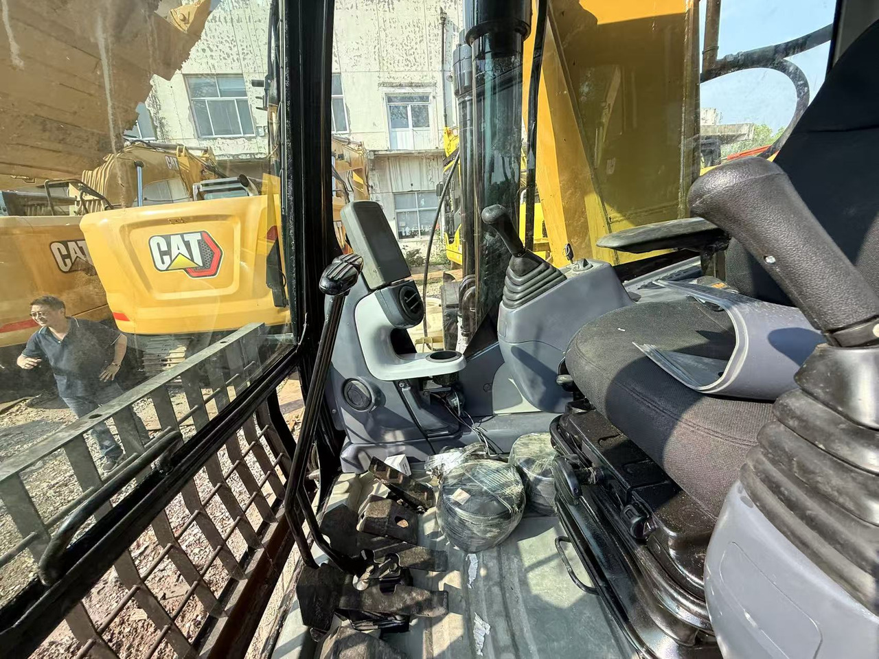 Caterpillar 323 - 挖掘机:图5 Caterpillar 323 - 挖掘机:图5