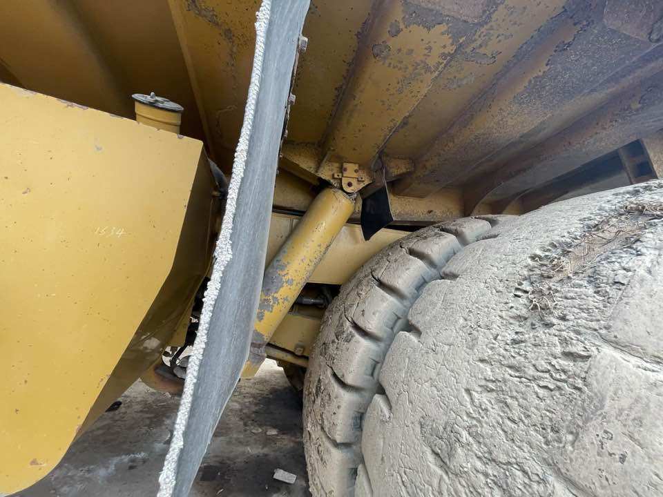 Caterpillar Cat 773f - 未铰接自卸车/ 运石车:图2 Caterpillar Cat 773f - 未铰接自卸车/ 运石车:图2