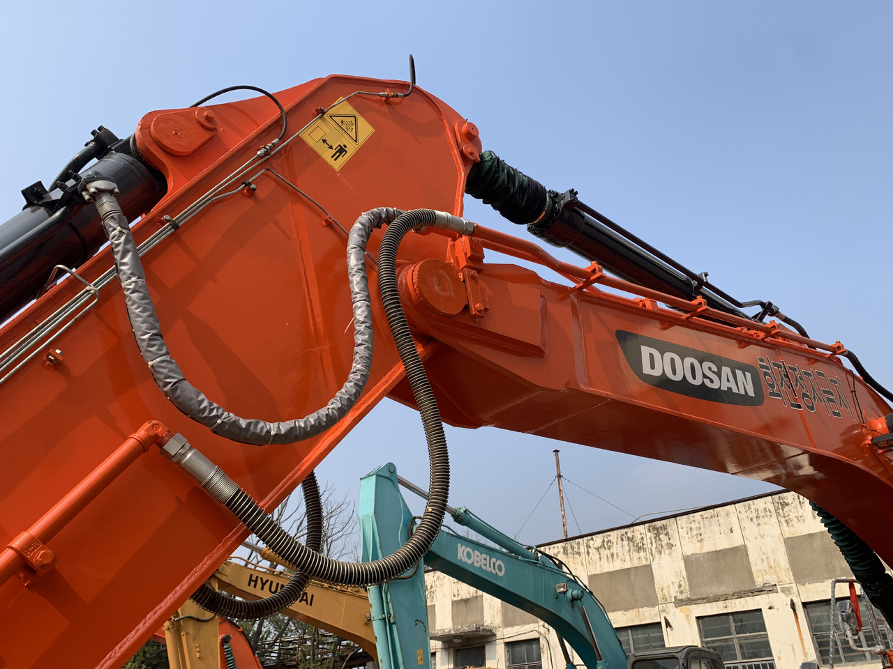 DOOSAN DX340LCA - 履带式挖掘机:图3 DOOSAN DX340LCA - 履带式挖掘机:图3