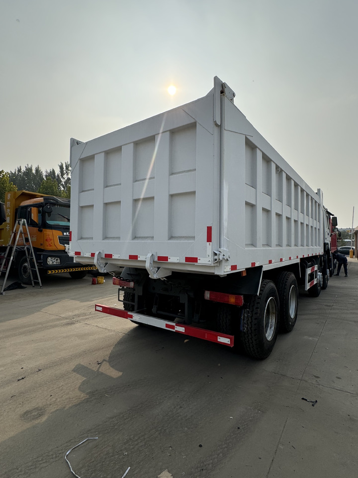 HOWO 8x4 - 自卸车:图4 HOWO 8x4 - 自卸车:图4