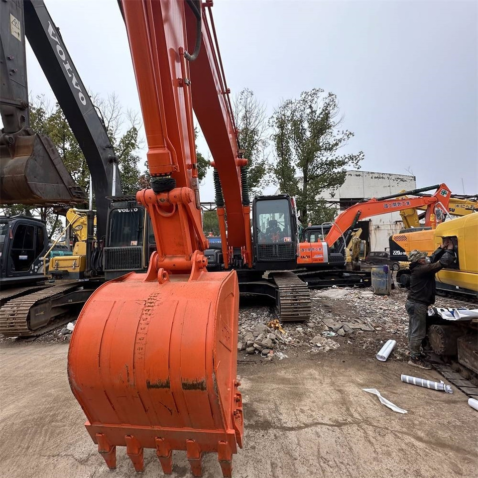 Hitachi ZX 200-3 G - 履带式挖掘机:图4 Hitachi ZX 200-3 G - 履带式挖掘机:图4