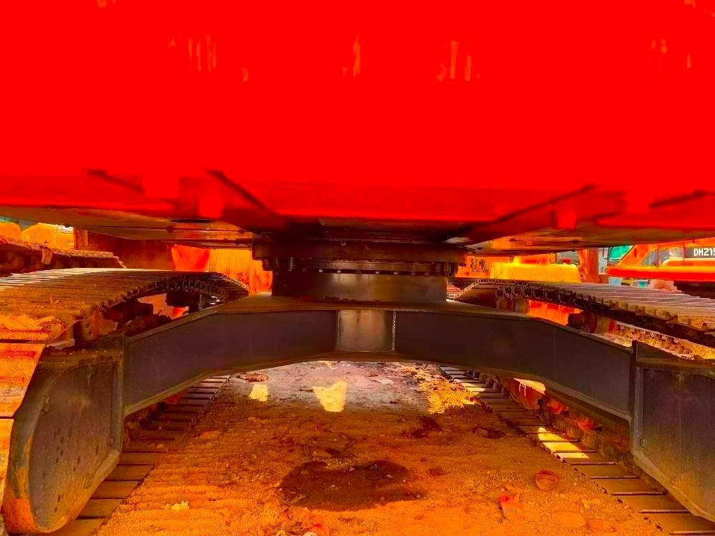 Hitachi Zaxis 240 - 履带式挖掘机:图5 Hitachi Zaxis 240 - 履带式挖掘机:图5