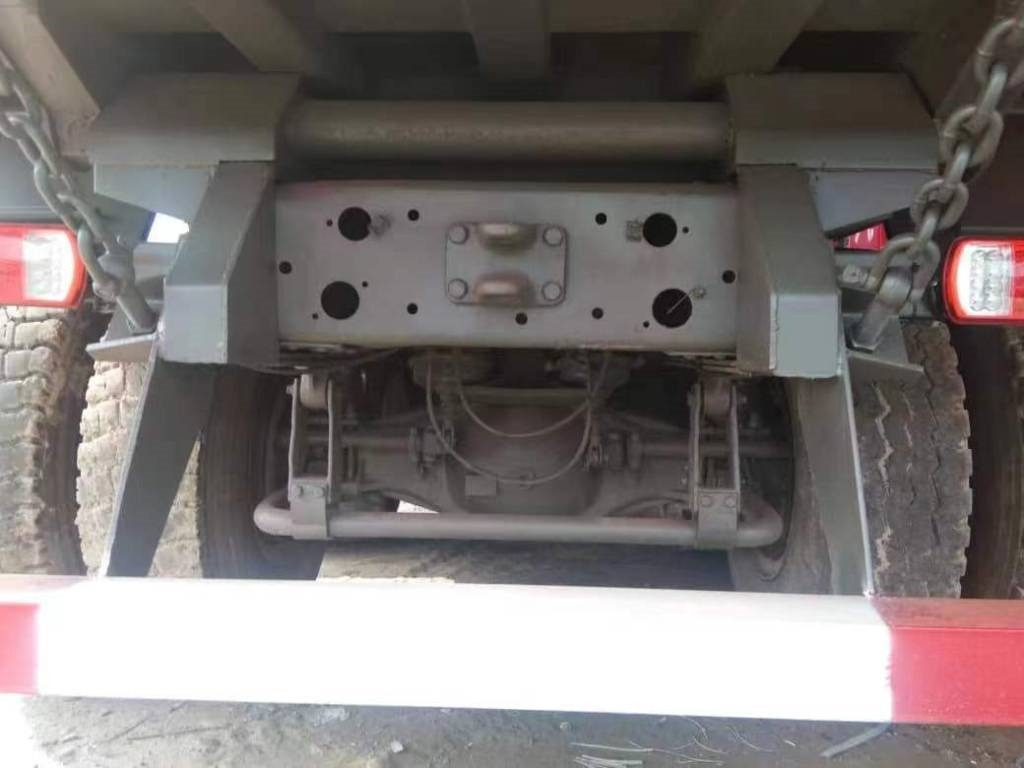 Howo 6X4 - 翻斗车:图3 Howo 6X4 - 翻斗车:图3