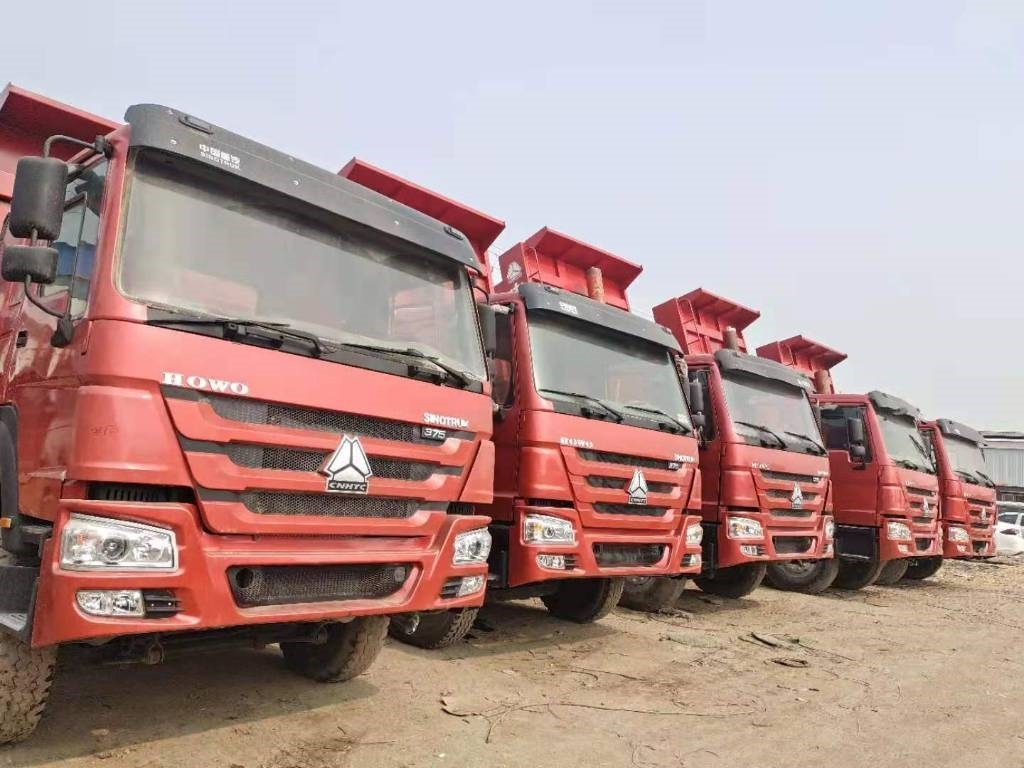 Howo 6X4 - 翻斗车:图2 Howo 6X4 - 翻斗车:图2