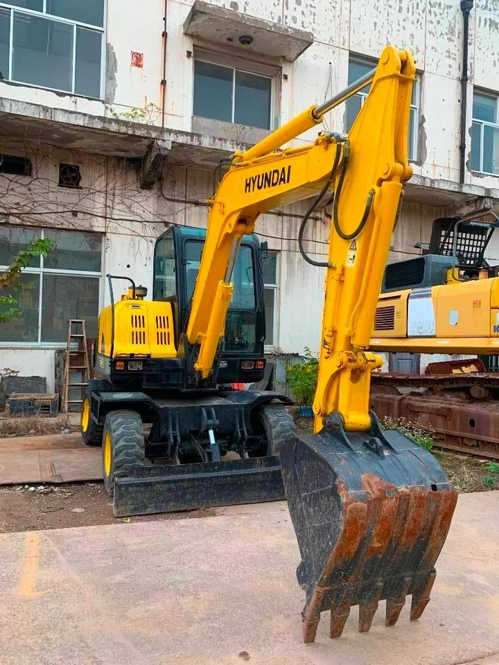 Hyundai Robex 60 W-7  - 轮式挖掘机:图2 Hyundai Robex 60 W-7  - 轮式挖掘机:图2