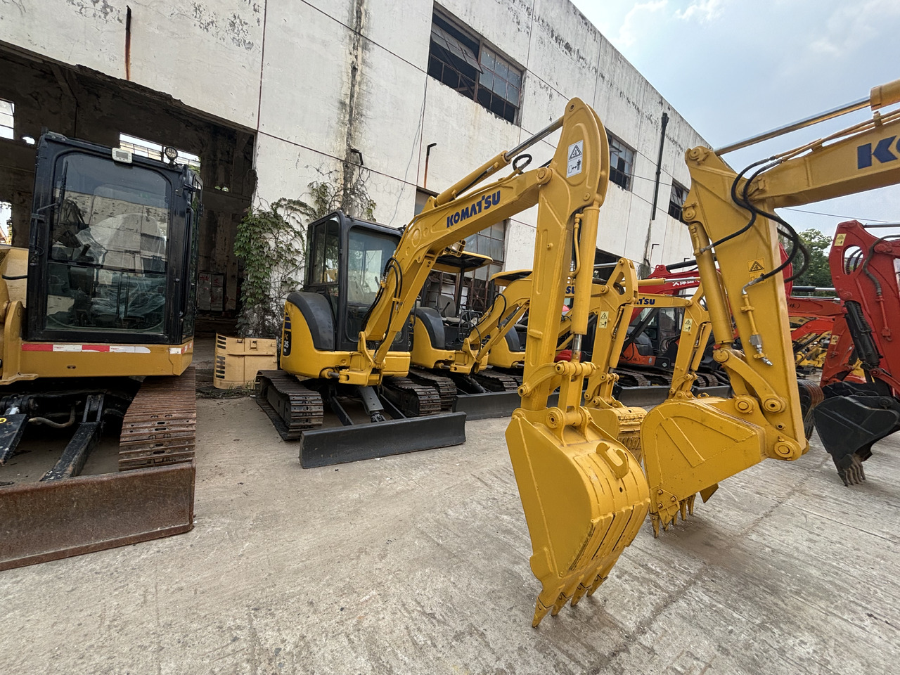 KOMATSU PC35MR \ - 小型挖掘机:图1 KOMATSU PC35MR \ - 小型挖掘机:图1