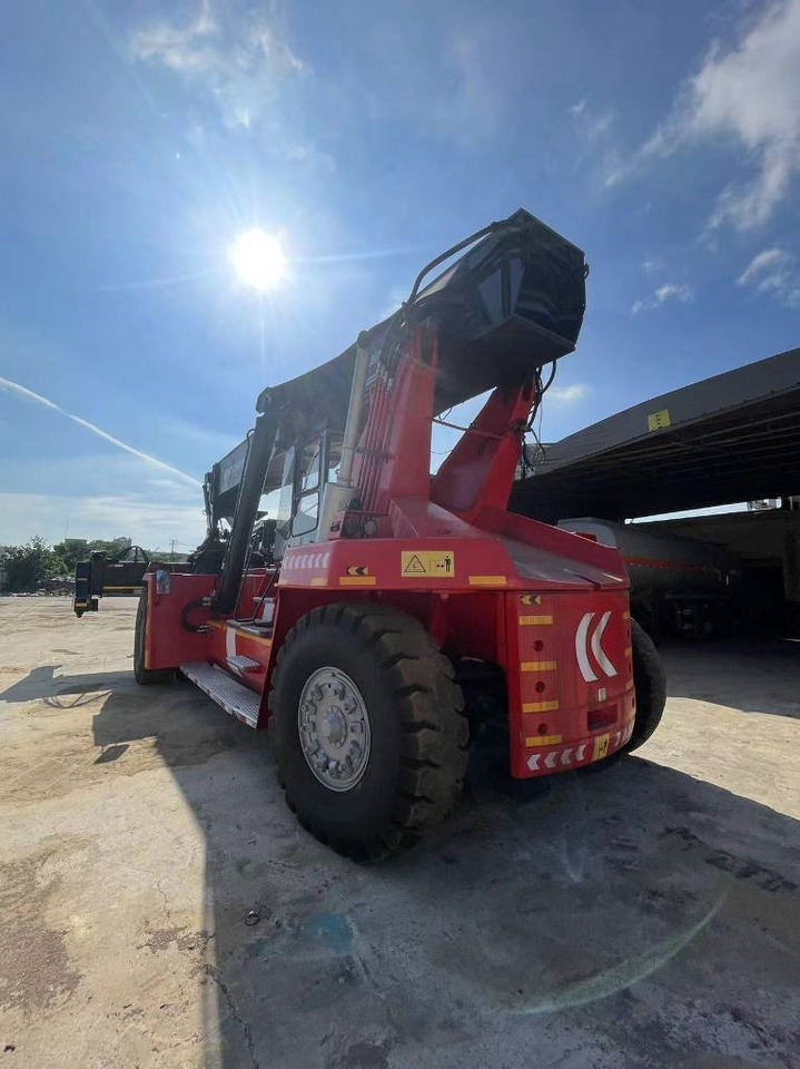 Kalmar DRF 450-650S5 - 全地形起重机:图5 Kalmar DRF 450-650S5 - 全地形起重机:图5