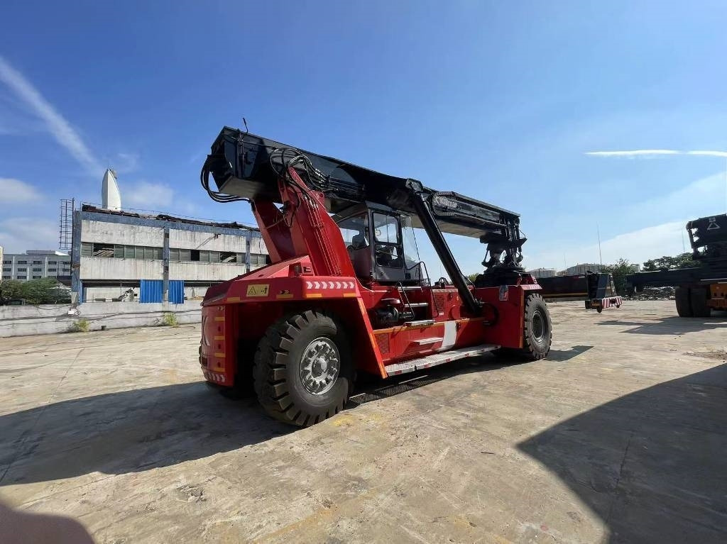 Kalmar DRF 450-650S5 - 全地形起重机:图1 Kalmar DRF 450-650S5 - 全地形起重机:图1