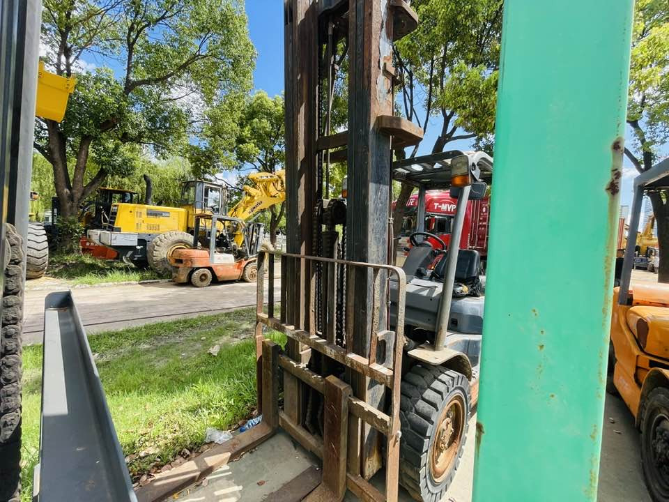 Komatsu 30 series - 液化石油气叉车:图4 Komatsu 30 series - 液化石油气叉车:图4