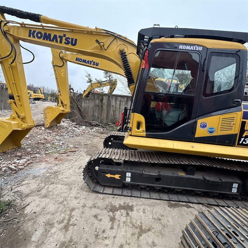 Komatsu PC 130-7 - 履带式挖掘机:图1 Komatsu PC 130-7 - 履带式挖掘机:图1