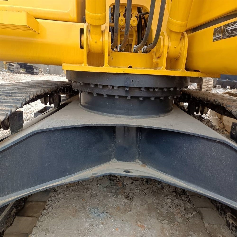 Komatsu PC 200 - 履带式挖掘机:图5 Komatsu PC 200 - 履带式挖掘机:图5