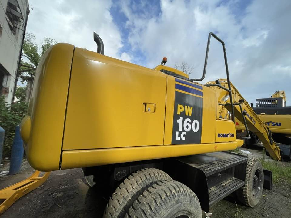 Komatsu PC160LC - 轮式挖掘机:图3 Komatsu PC160LC - 轮式挖掘机:图3
