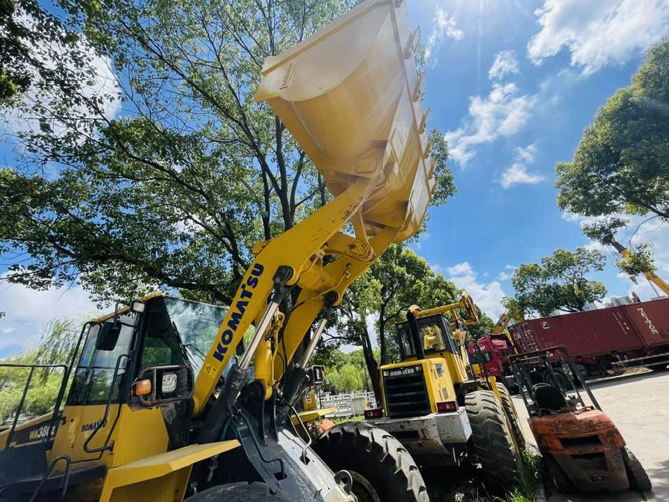 Komatsu WA380-8 - 轮式装载机:图4 Komatsu WA380-8 - 轮式装载机:图4