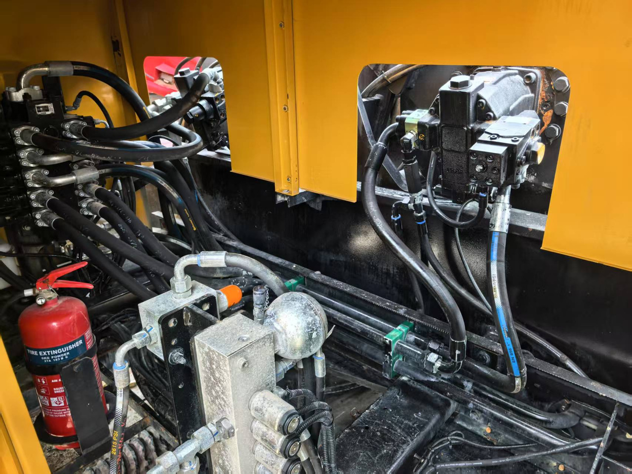 SANY SCC1000A-6 - 履带式起重机:图3 SANY SCC1000A-6 - 履带式起重机:图3