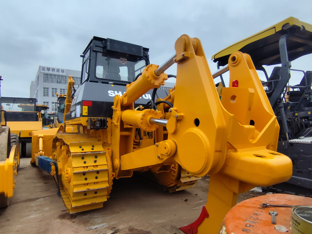 SHANTUI SD32 - 推土机:图1 SHANTUI SD32 - 推土机:图1