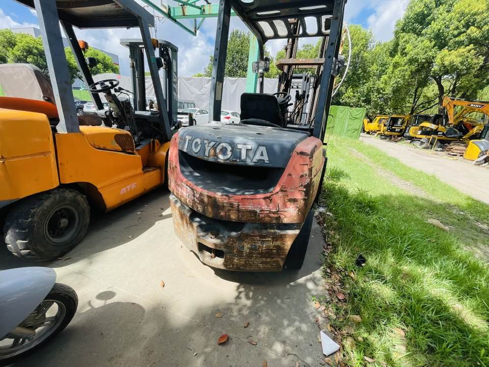 Toyota 02-8 FDF-30 - 柴油叉车:图2 Toyota 02-8 FDF-30 - 柴油叉车:图2