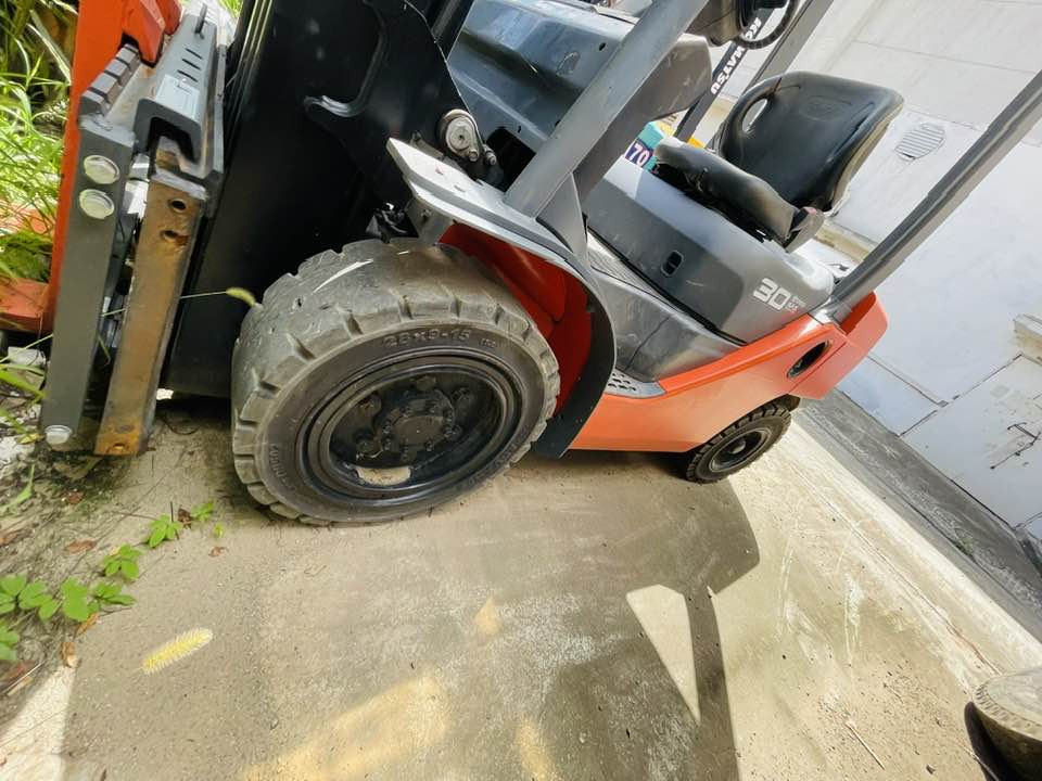 Toyota 8FGU30 - 叉车:图4 Toyota 8FGU30 - 叉车:图4