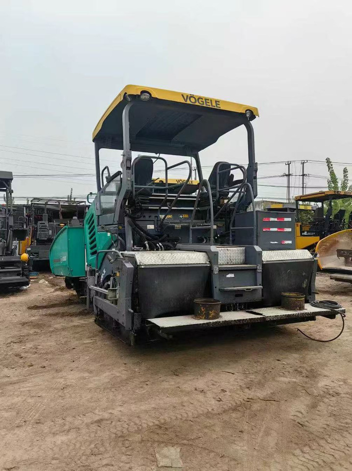 Vogele SUPER 1880-3L - 沥青铺路机:图3 Vogele SUPER 1880-3L - 沥青铺路机:图3