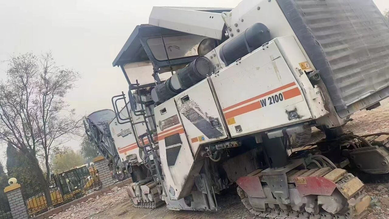 Wirtgen W2100 - 冷铣刨机:图4 Wirtgen W2100 - 冷铣刨机:图4