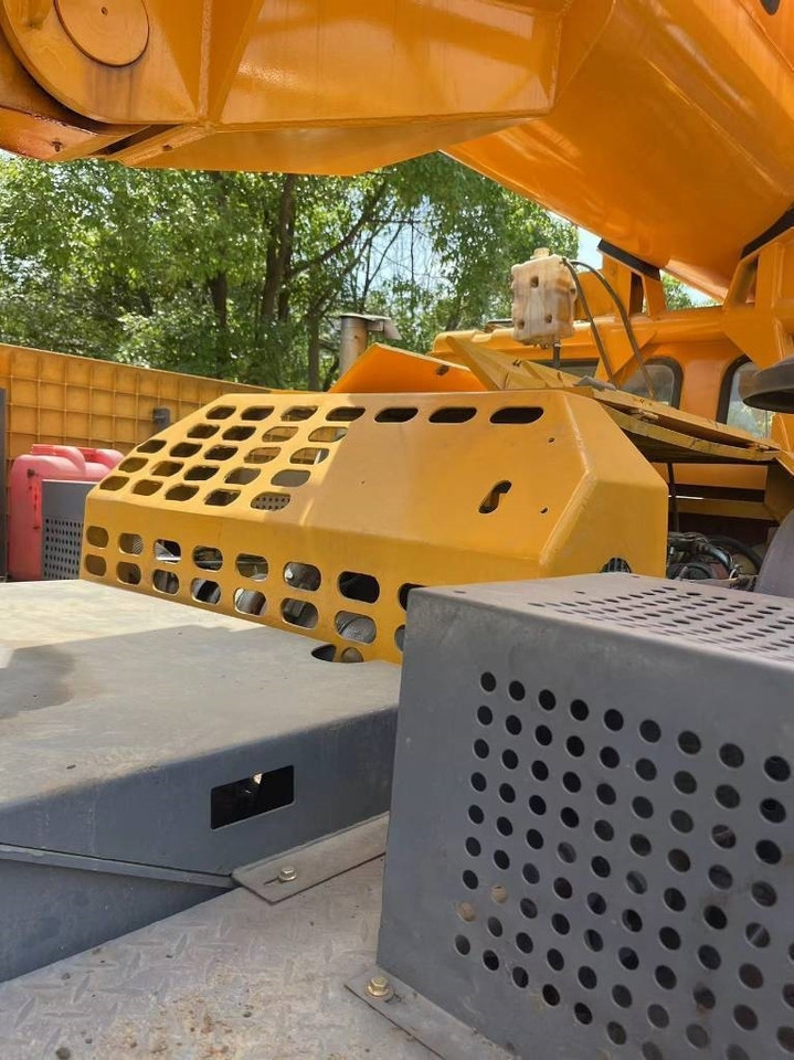 XCMG QY70K-II - 全地形起重机:图4 XCMG QY70K-II - 全地形起重机:图4