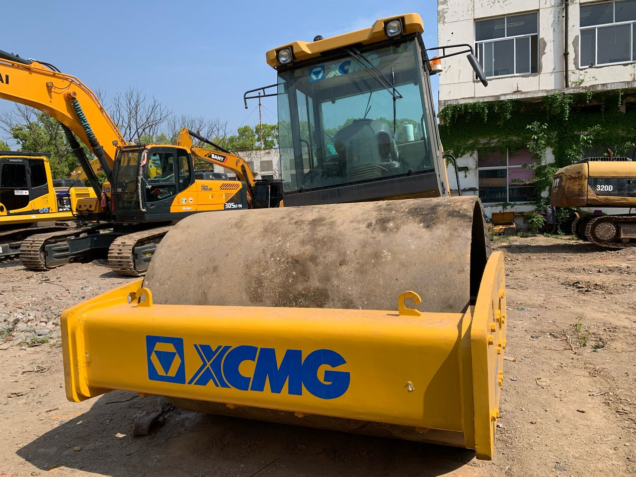 XCMG XS223J - 压路机:图3 XCMG XS223J - 压路机:图3