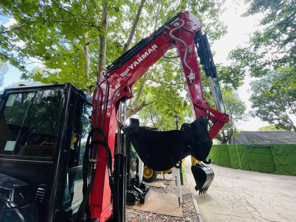 Yanmar ViO35 - 小型挖掘机:图4 Yanmar ViO35 - 小型挖掘机:图4
