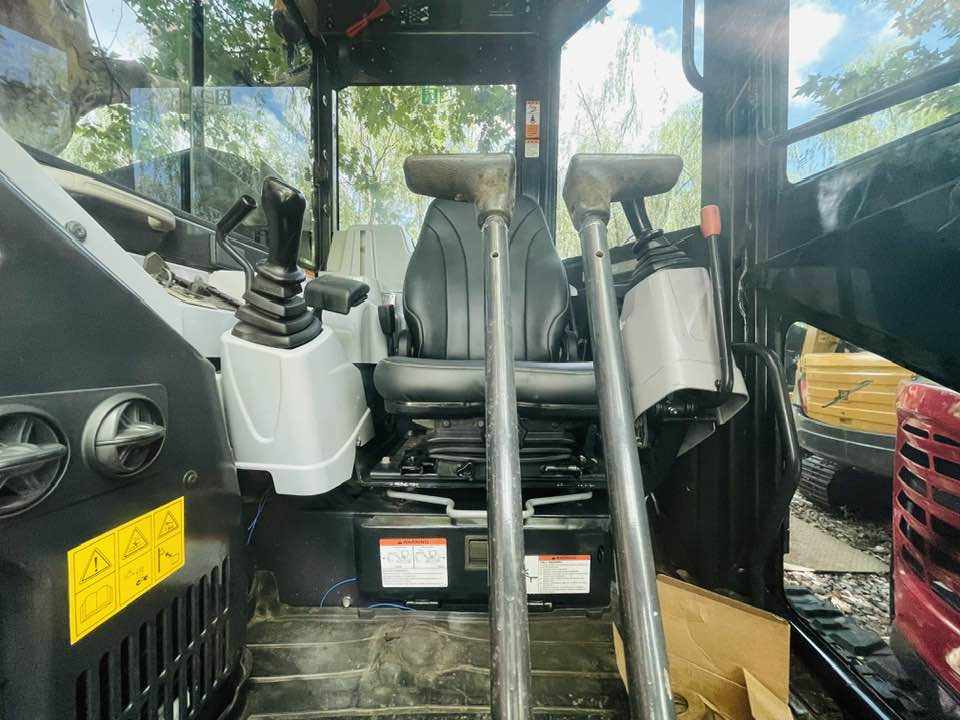 Yanmar ViO80-1A - 小型挖掘机:图3 Yanmar ViO80-1A - 小型挖掘机:图3