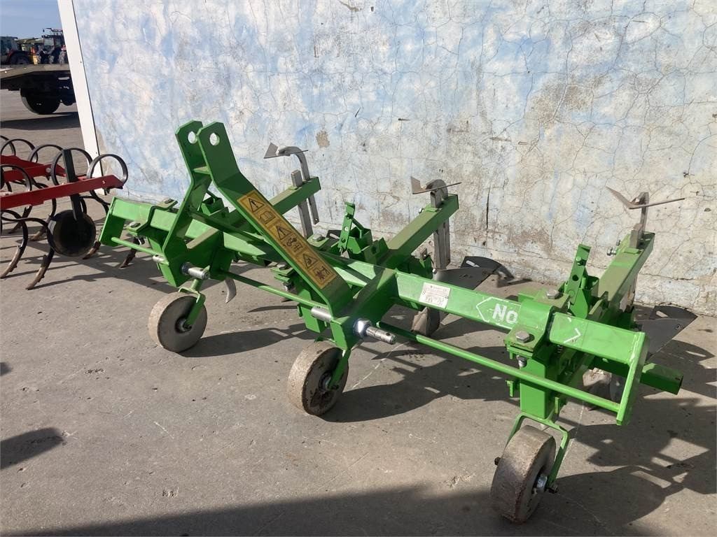 Bomet 2 RÆKKET - 马铃薯机械:图1 Bomet 2 RÆKKET - 马铃薯机械:图1