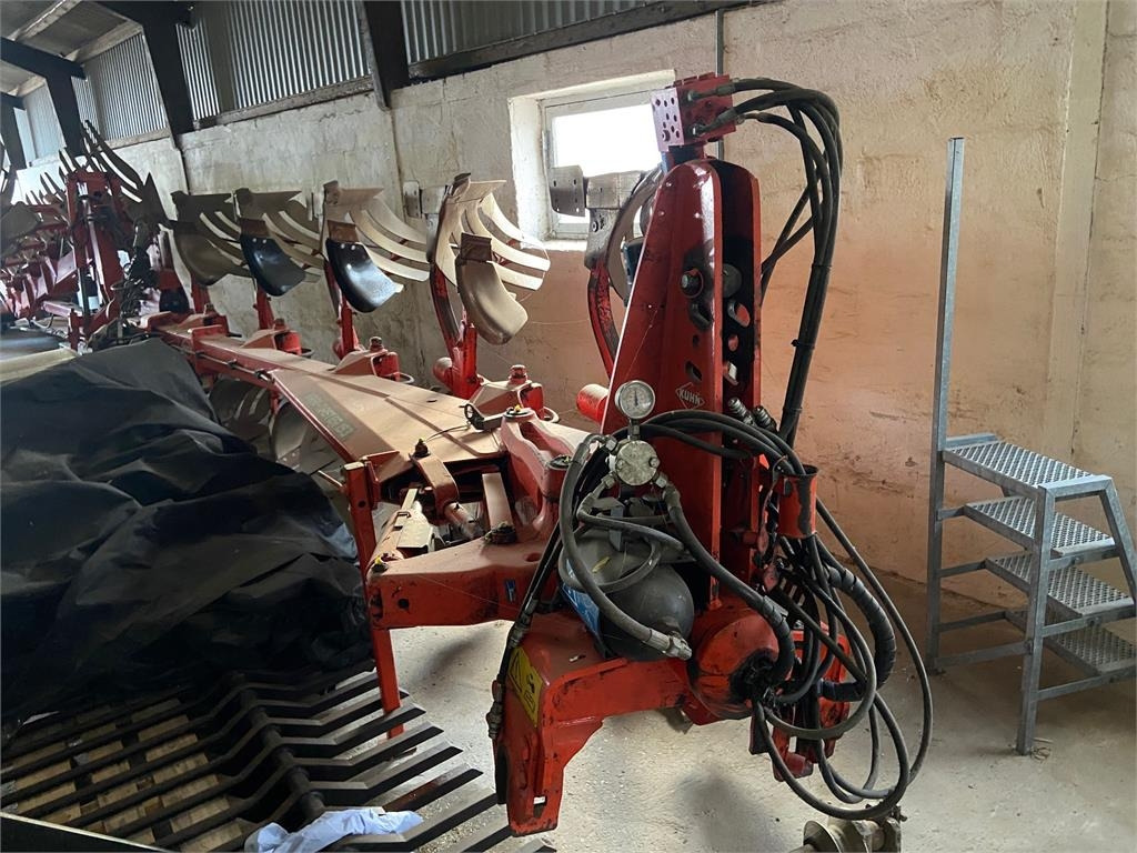 Kuhn VARI-MASTER 153 4+1 - 犁:图1 Kuhn VARI-MASTER 153 4+1 - 犁:图1