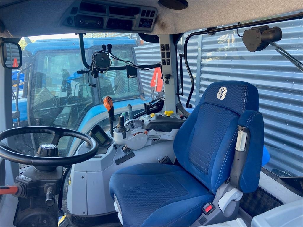 New Holland T7.190 RC - 拖拉机:图2 New Holland T7.190 RC - 拖拉机:图2