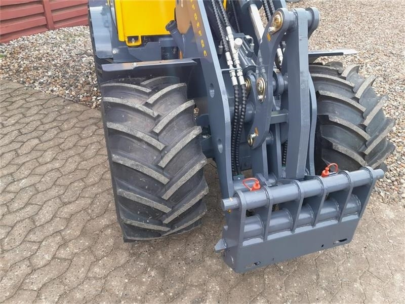 紧凑型装载机 Eurotrac W12 med førerhus：图6