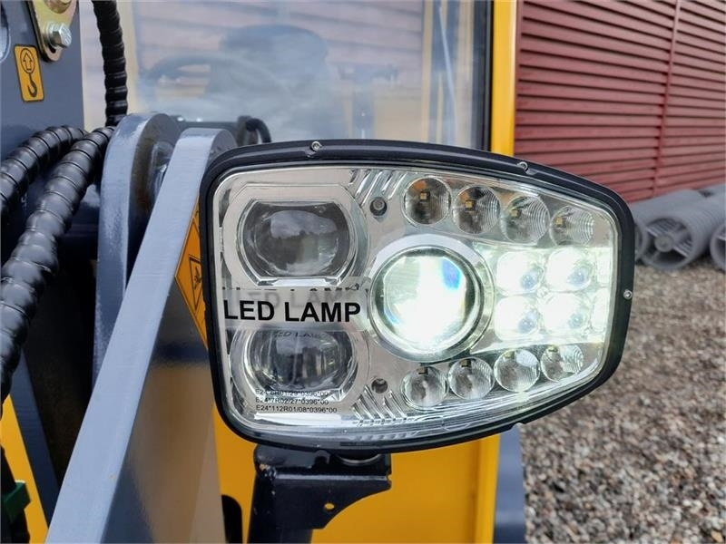 紧凑型装载机 Eurotrac W12 med førerhus：图8