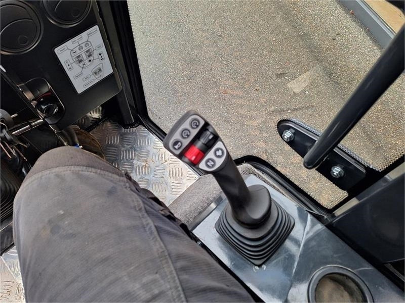 紧凑型装载机 Heracles H220：图13