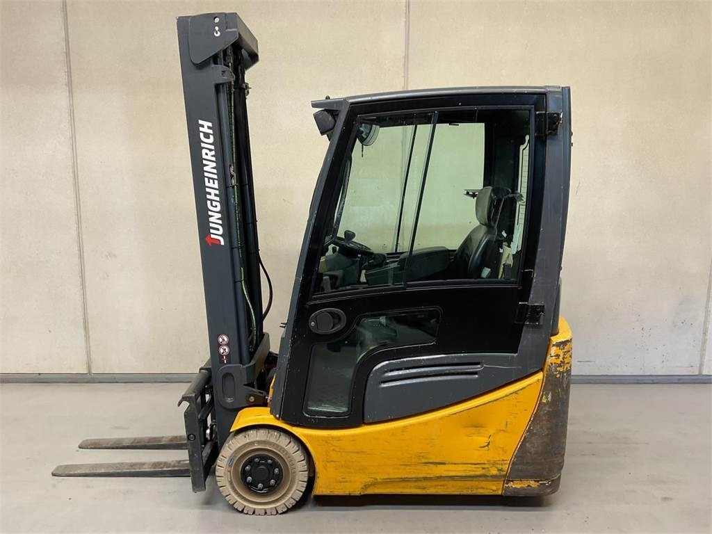 Jungheinrich EFG 216 - 电动叉车:图3 Jungheinrich EFG 216 - 电动叉车:图3